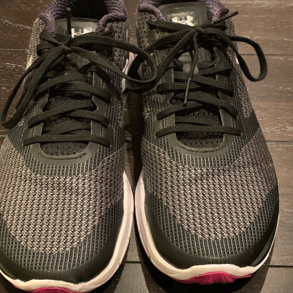 Under Armour charged lightning running shoes